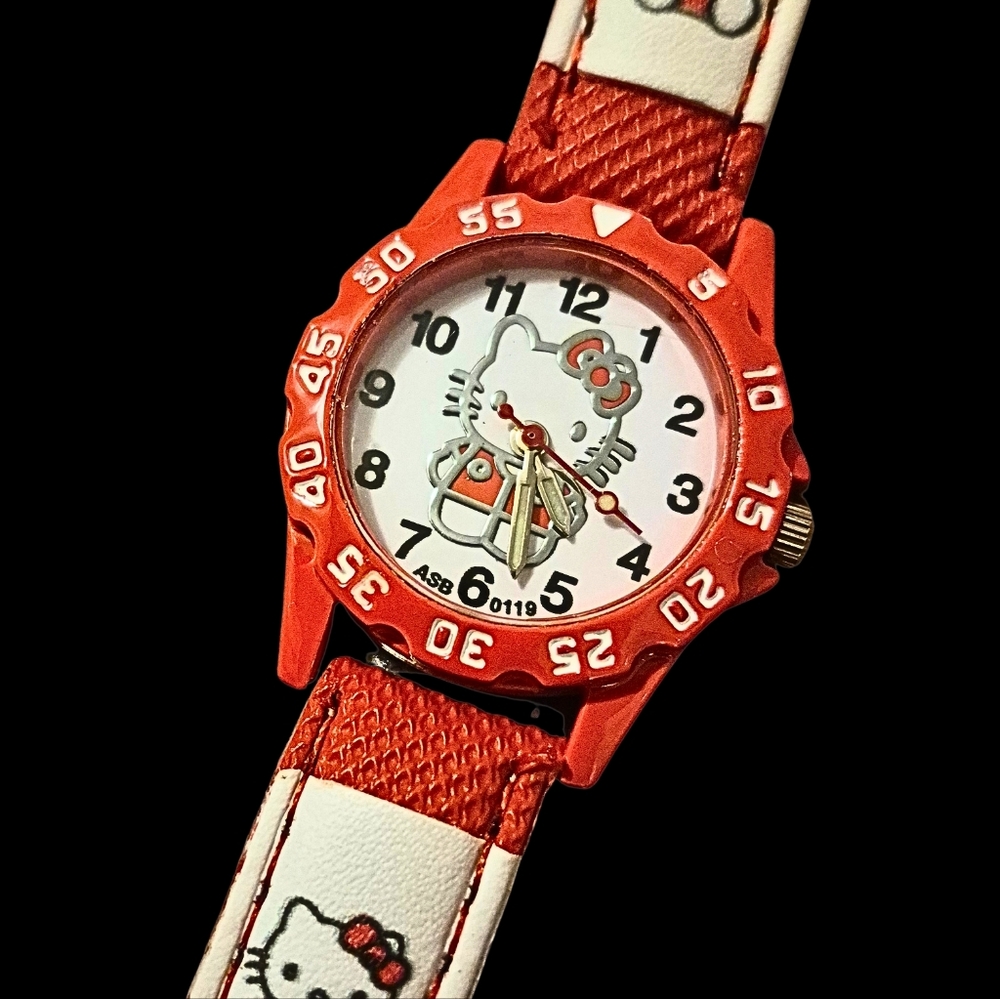 Hello Kitty Red Watch, NEW - Picture 3 of 3